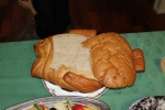 Sandwiches dentro de un pan en forma de pescado